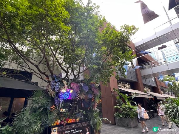 呢度係深圳桃園?聖淘沙酒店，無邊無際的大泳池好靚，附近都好多...