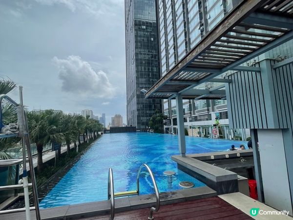 呢度係深圳桃園?聖淘沙酒店，無邊無際的大泳池好靚，附近都好多...