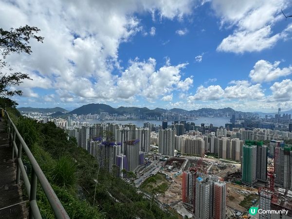 由安泰村出發，花30分鐘上山