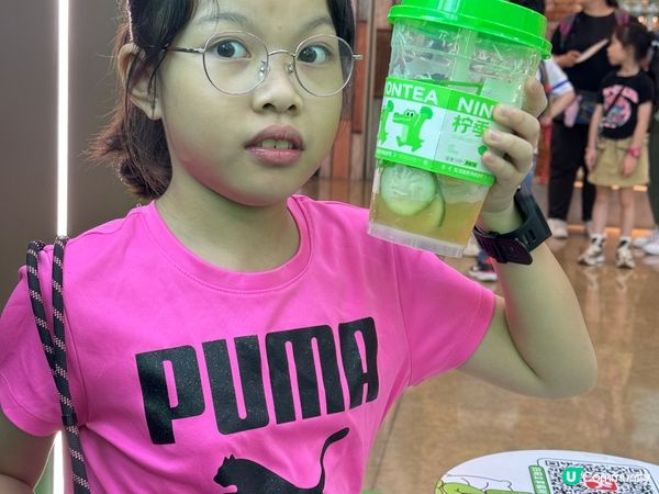 炎夏喜歡帶女兒四處去玩，感受陽光既威力，亦享受各式夏天既美食...