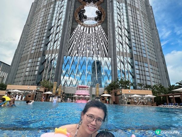 圖一是上個月陪囡囡去澳門新濠天地玩水