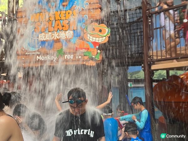 第一次去水上樂園，可以讓小朋友盡情玩水，大人又可以放鬆壓力，...