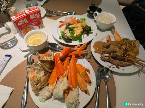 南灣如心酒店自助晚餐，海鮮好多款式，長腳蟹、麵包蟹、凍蝦、瀨...