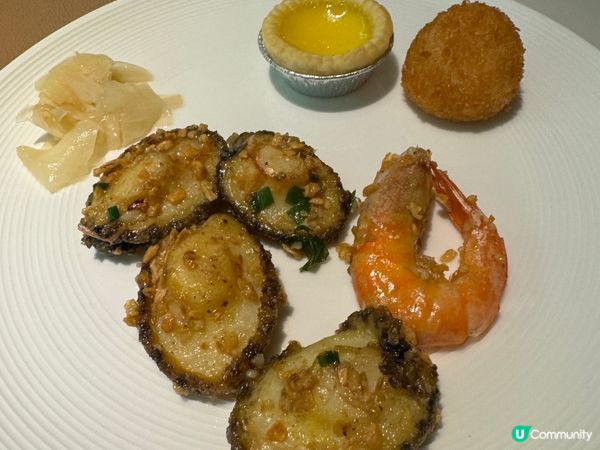 南灣如心酒店自助晚餐，海鮮好多款式，長腳蟹、麵包蟹、凍蝦、瀨...