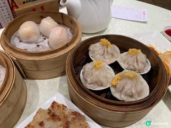 茶香氤氳,點心色香味俱全。