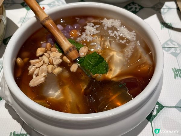 呢間餐廳叫農耕記，係大陸過嚟開舖既餐廳之一。近年嚟都有唔少大...