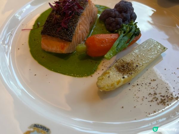 Landmark cafe 的龍蝦意粉是招牌菜式，