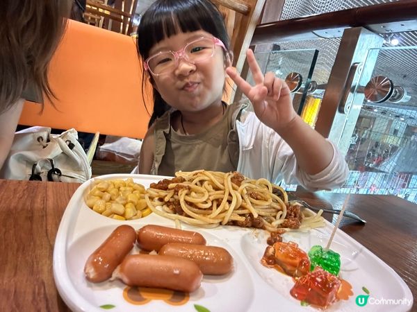 小熊cafe,係好多人嘅打卡熱點，小朋友好鍾意個環境。亦都有...