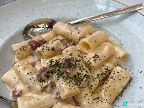 今日同大家介紹一個可以同狗狗一齊去嘅商場，而且仲有得免費租車...