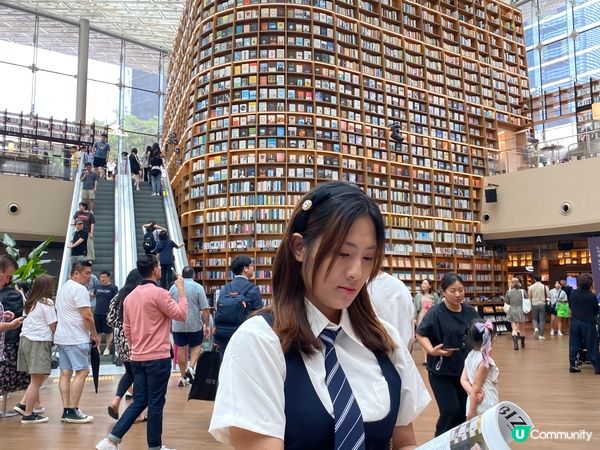 韓國星空圖書館、肉桂狗咖啡店，都是很有名的景點