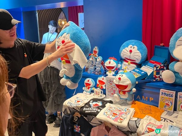 夏日炎炎拿着Doraemon樽裝水試試手風抽到自己想要的立牌...