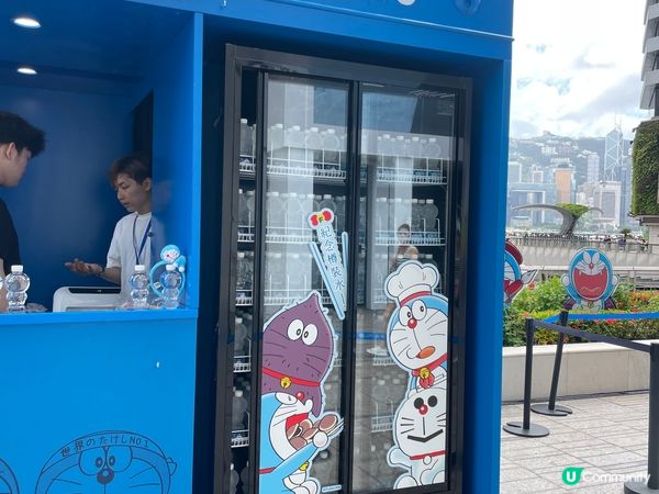 夏日炎炎拿着Doraemon樽裝水試試手風抽到自己想要的立牌...