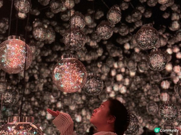 日本東京teamLab Borderless配合進化的光影技...