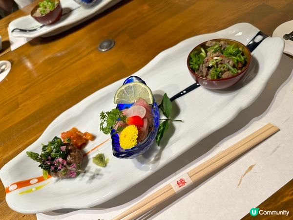 以上是城崎溫泉區內一間叫小宿緣的旅館餐廳，一泊二食的晚餐，賣...