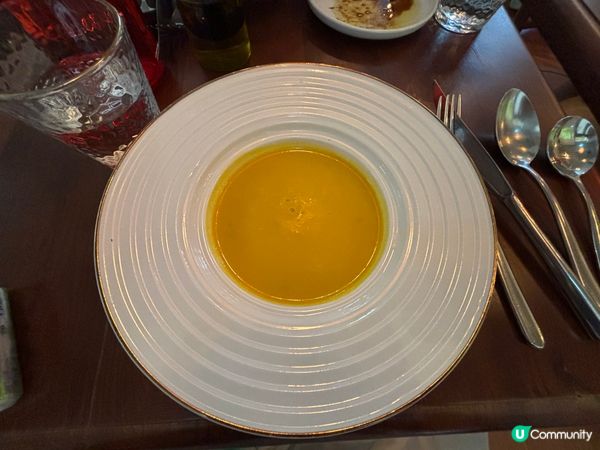 RaRe Restaurant 紅館，位於中環干諾道中50號...