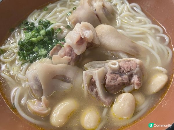 荃灣豬腳米線，湯好濃郁好黏口有膠質，好好飲，$38一碗又抵食...