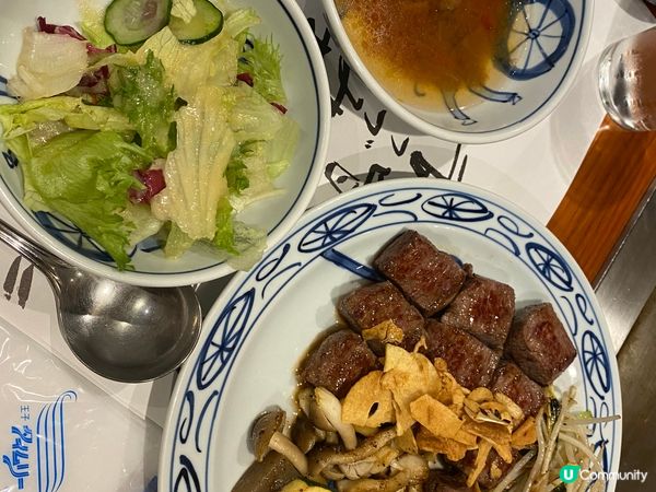 去到日本神戶一定要試最出名的神戶牛，價錢有平有貴，任君選擇。...