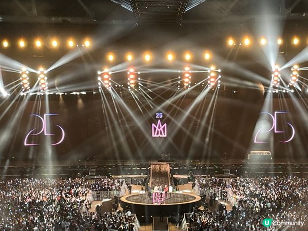 ## 五月天啟德開唱！能量爆發🤩