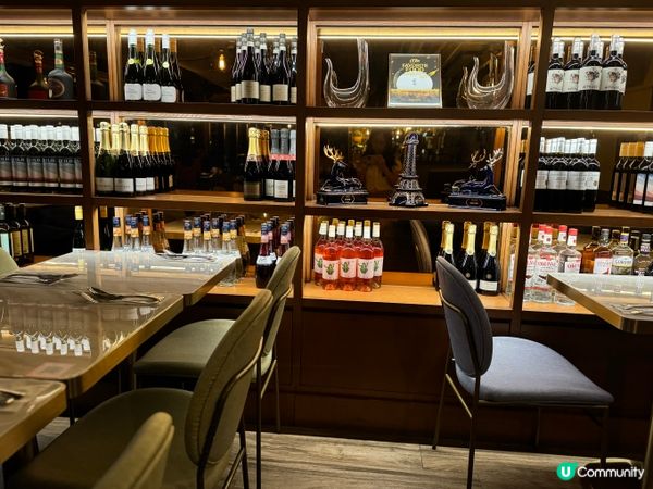 中環聚會餐廳✨ 簡約時尚寬敞 🏙️