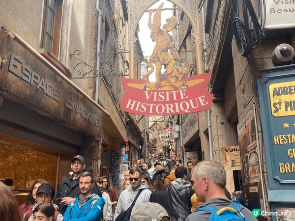 我覺得到法國必去的景點之一，是位於諾曼第大區聖馬洛灣附近的聖...