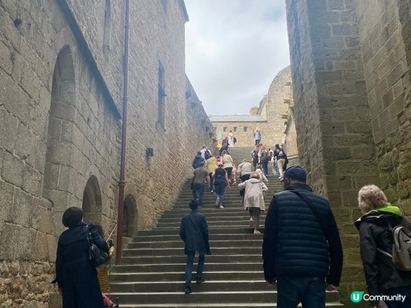 我覺得到法國必去的景點之一，是位於諾曼第大區聖馬洛灣附近的聖...