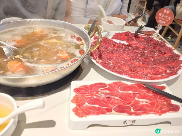 牛肉火鍋大碟抵食，油條大大條，粉絲煲非常美味，價錢平，味道適...