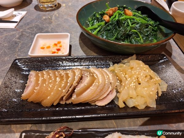 在又一城的仝堂茶聚，食物精緻，適合喜歡吃中餐的老人家，但同時...