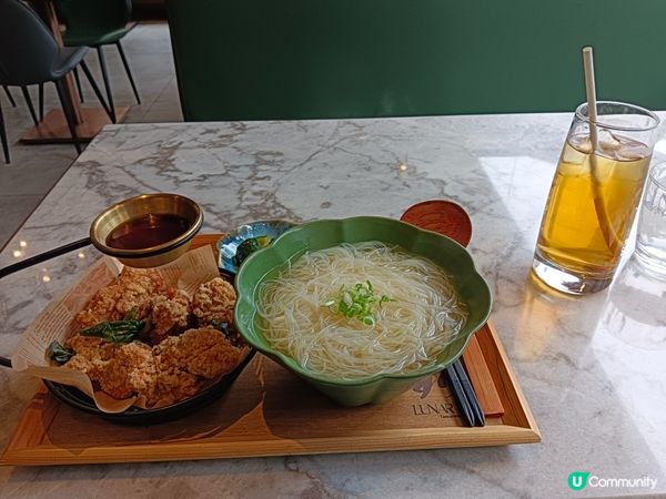 黃金蕎麥鹽酥雞配新竹米粉