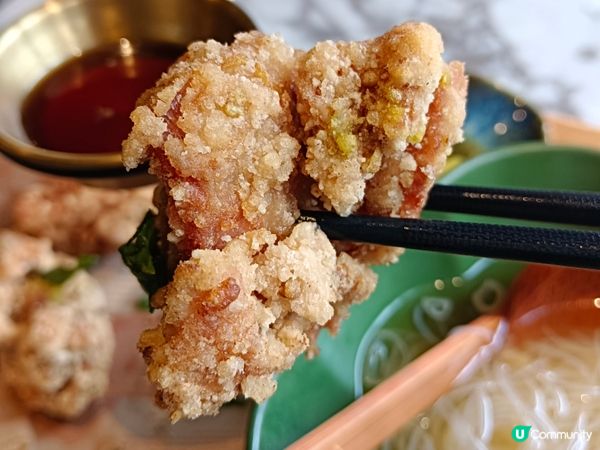 黃金蕎麥鹽酥雞配新竹米粉