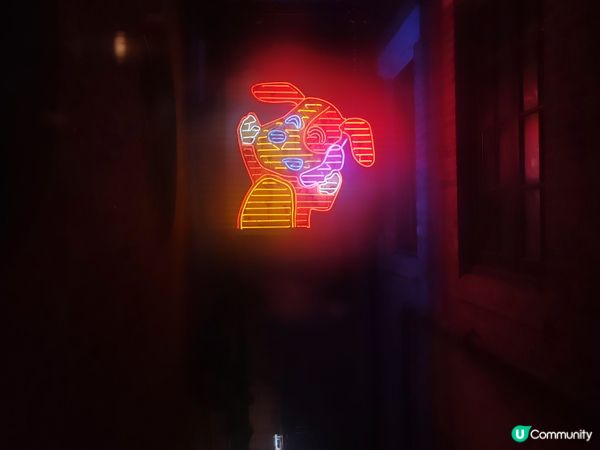 五光十色的《霓續》