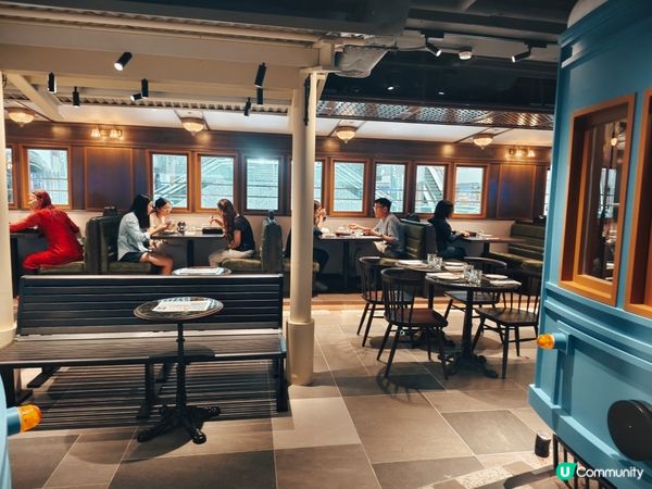 新港中心新開的日式昭和鐵路火車餐廳非常ig-able! 好多...