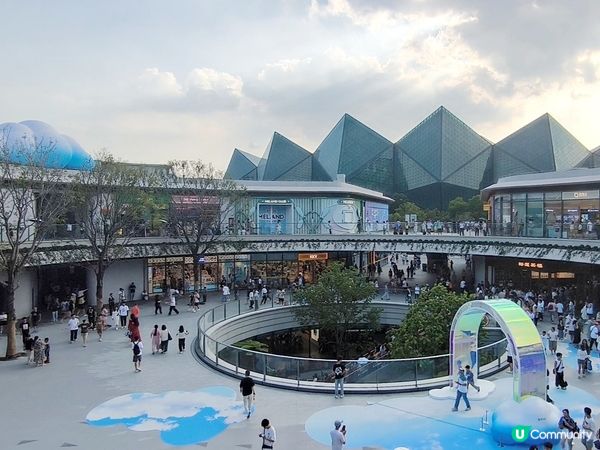 深圳全新人氣大型商場 - 大運天地 周圍都係打卡位 超多人