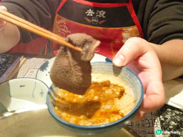 一間非常摩登的火鍋店帶有懷舊而有趣的氣氛