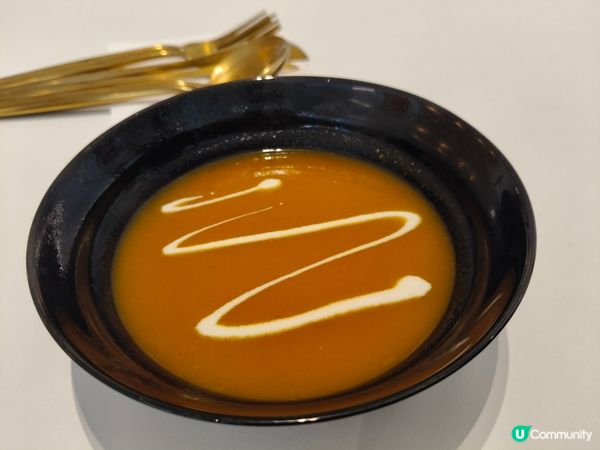 咖啡拉花藝術：飛馬與公雞