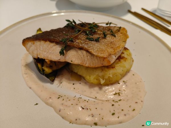 咖啡拉花藝術：飛馬與公雞