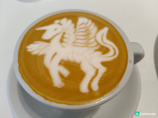 咖啡拉花藝術：飛馬與公雞