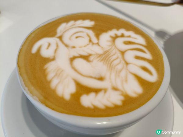 咖啡拉花藝術：飛馬與公雞
