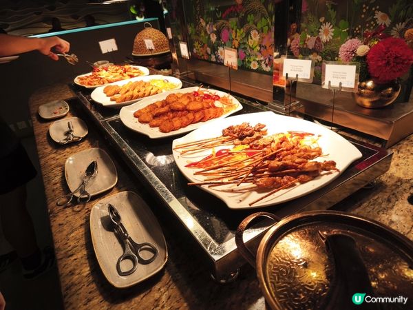 帶爸媽到黃竹坑I-O-N嘆自助餐😋