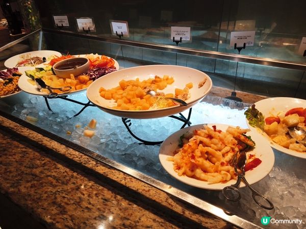 帶爸媽到黃竹坑I-O-N嘆自助餐😋
