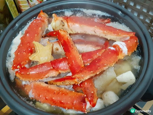 天氣寒冷，嘆個熱辣辣的皇帝長脚蟹火煱 😋😋