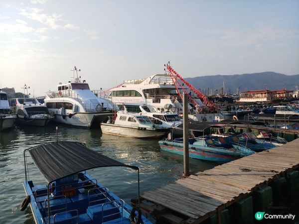 澳頭漁人碼頭位於廣東惠州，是當地知名的海濱休閑場所，這裡有種...