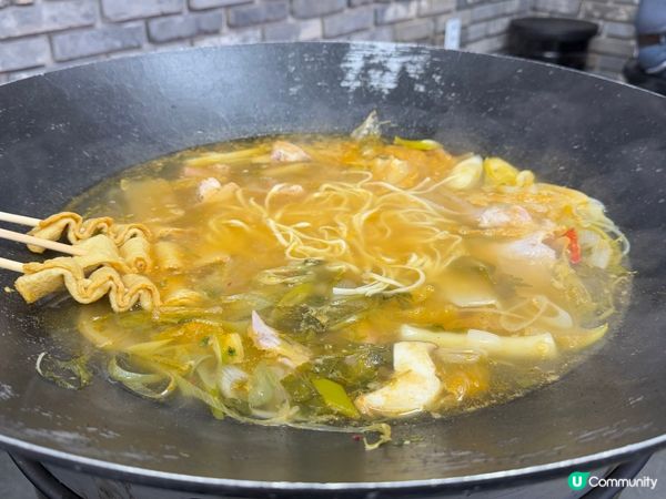 首爾鐘路三街隱藏美食🐔  
鐵鍋蓋上的一隻雞，打卡必備📸