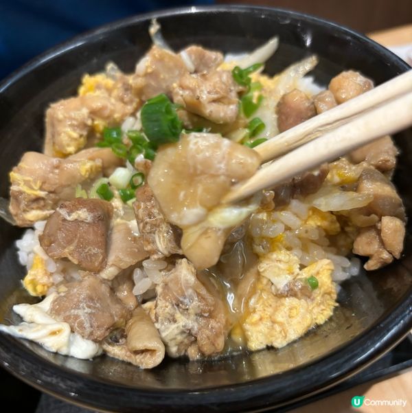 親子丼絕對係日式餐廳必備菜式之一,個蛋整得滑滑醬汁夠唔夠係成...