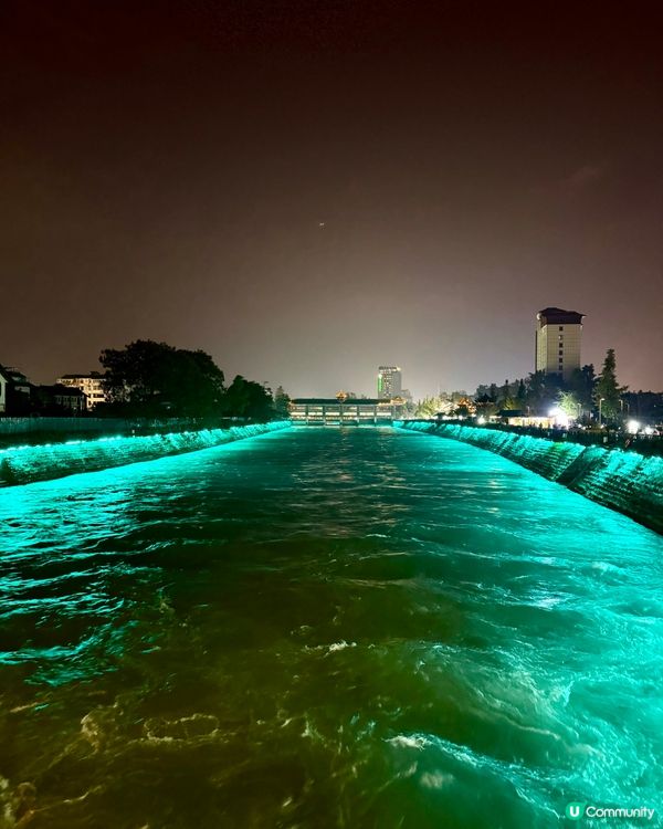 都江堰南橋夜景🎑真係好靚🩵有藍眼淚💧之稱｡