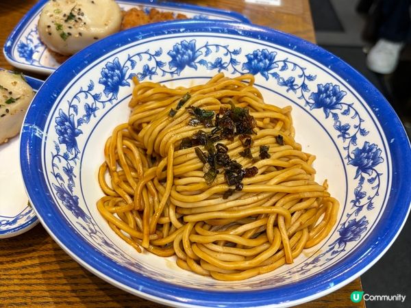 【佐敦美食｜必試超爆汁生煎包＋金黃豬扒拌麵】