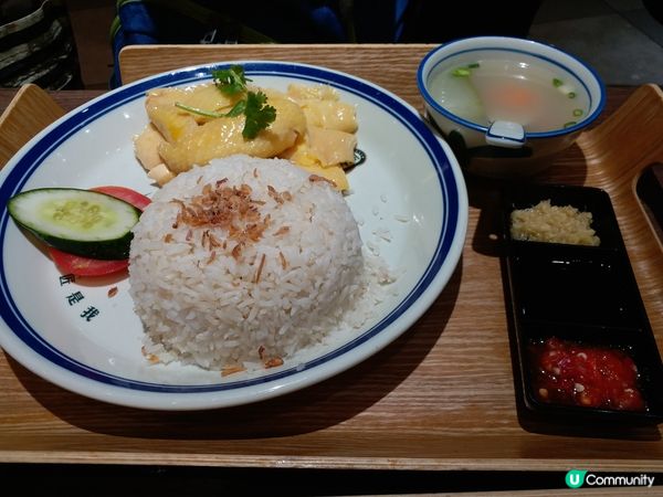 某日的海南雞飯，雖然忘記了味道，但記得很好食，很開心的一餐，...