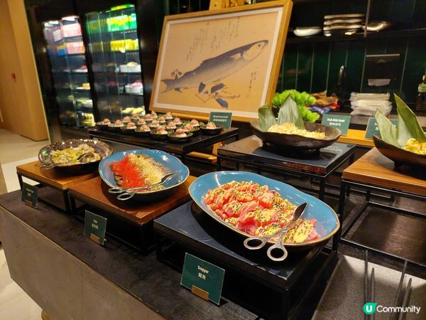 第一次黎呢間buffet, 原來熱食係自選既。
