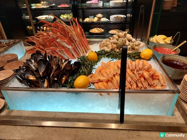 第一次黎呢間buffet, 原來熱食係自選既。