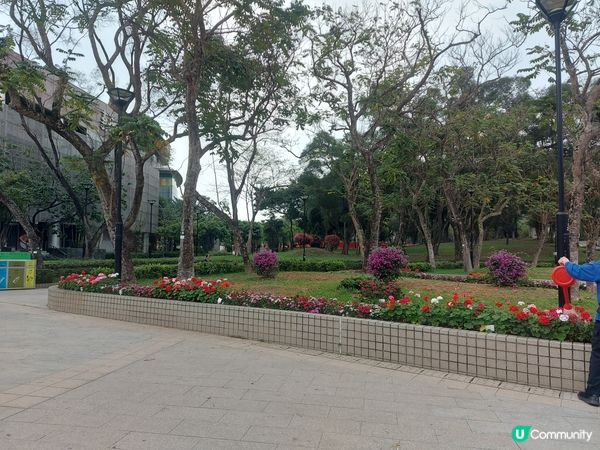 花香園林，動靜皆宜