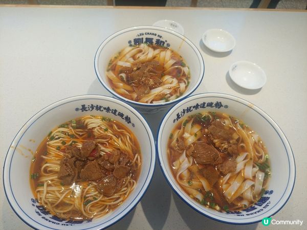 高鐵上的熱飯盒，每個¥49, 長途的旅程總算有熱食下肚，味道...